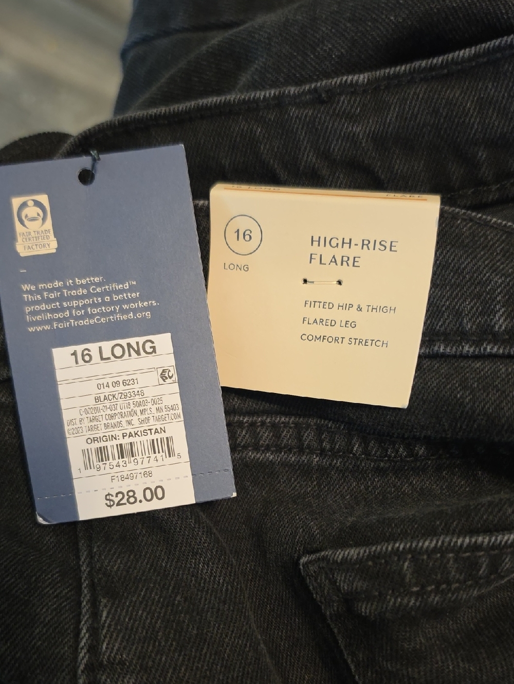 Universal Thread Women's High-Rise Flare Jean Fitted Hip and Thigh Comfort Stre - Picture 4 of 8